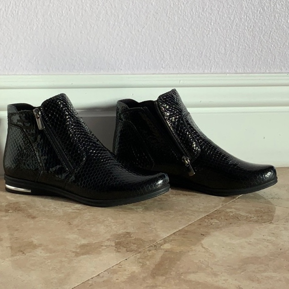 Ankle boots.